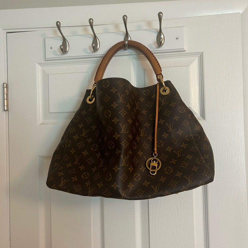 Authentic Louis Vuitton bag Artsy